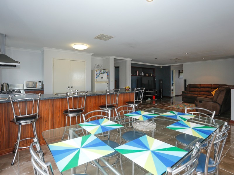 5 Hillsborough Parkway, Ridgewood WA 6030