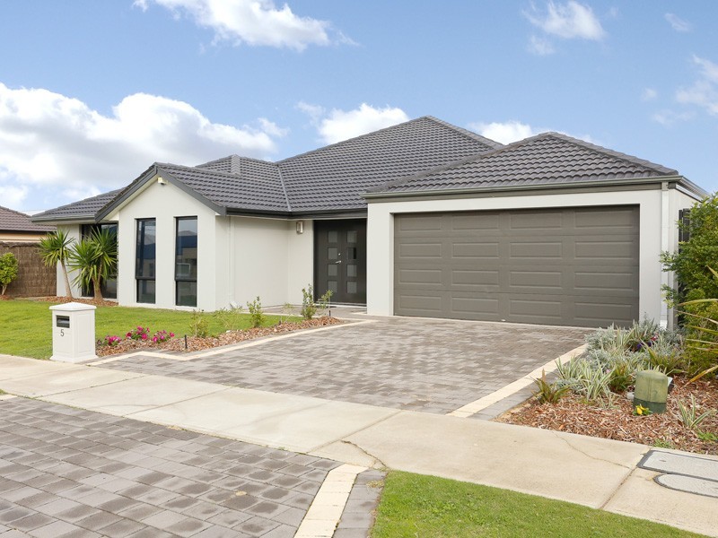 5 Hillsborough Parkway, Ridgewood WA 6030