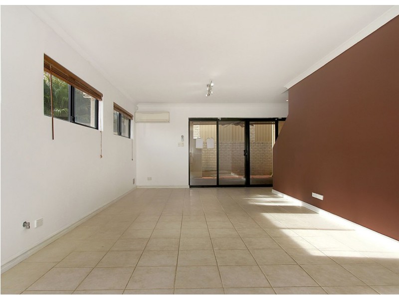 3/8 Palmer Place, Embleton WA 6062