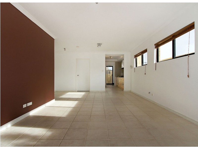 3/8 Palmer Place, Embleton WA 6062