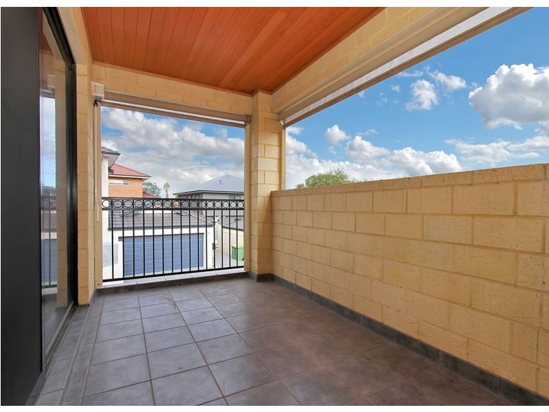 3/8 Palmer Place, Embleton WA 6062