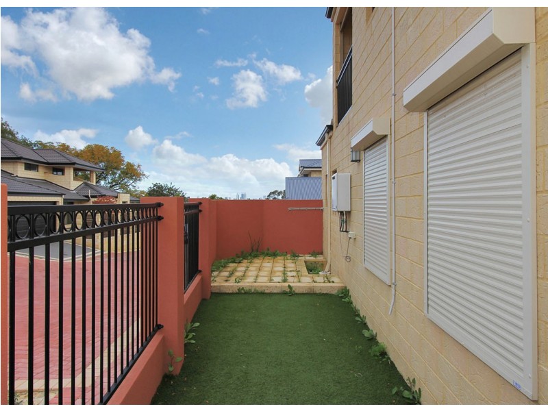 3/8 Palmer Place, Embleton WA 6062