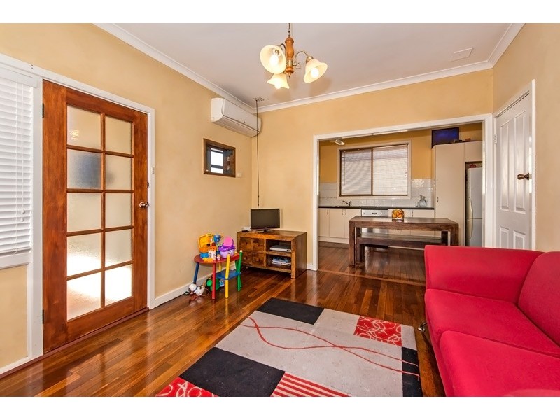 11 Sproxton Way, Embleton WA 6062