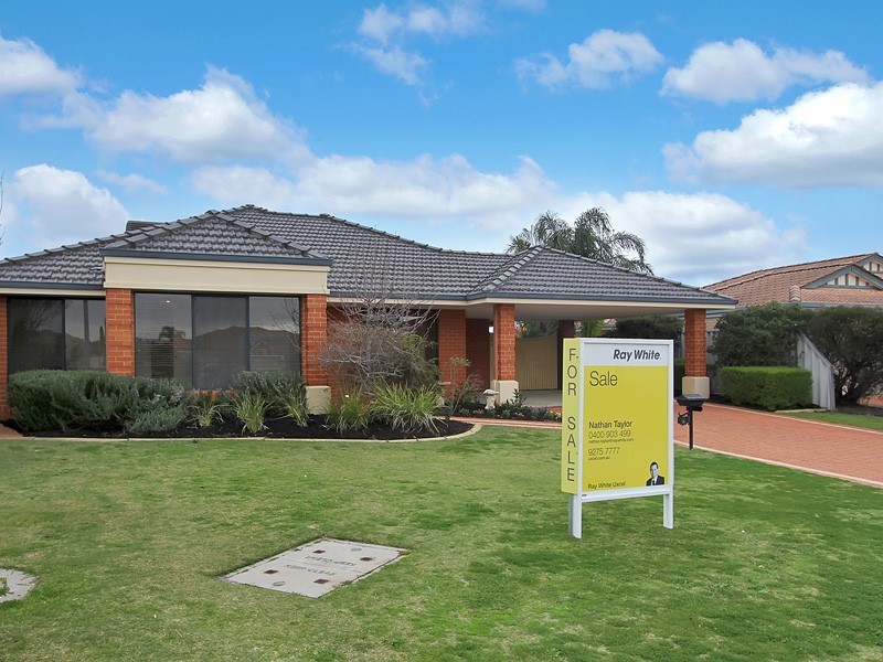 8 Nutbush Court, Thornlie WA 6108