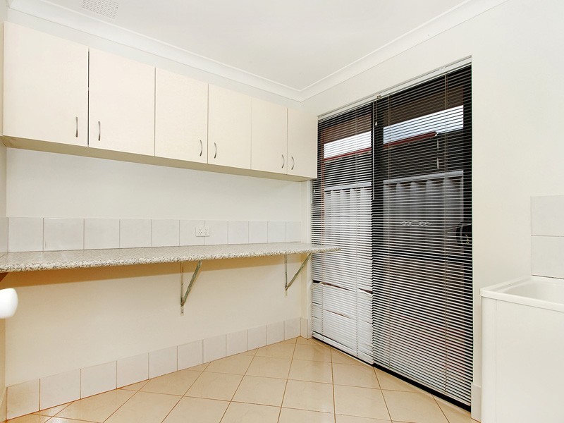 8 Nutbush Court, Thornlie WA 6108