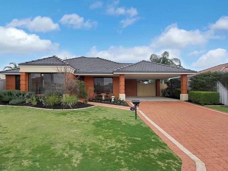 8 Nutbush Court, Thornlie WA 6108