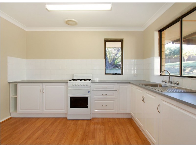 16 Roxwell Way, Girrawheen WA 6064