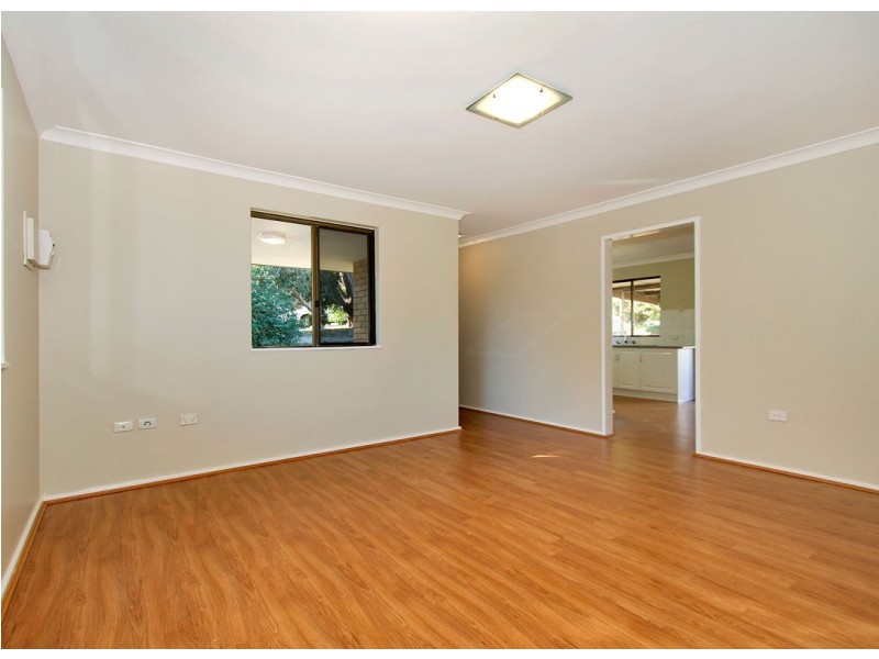 16 Roxwell Way, Girrawheen WA 6064