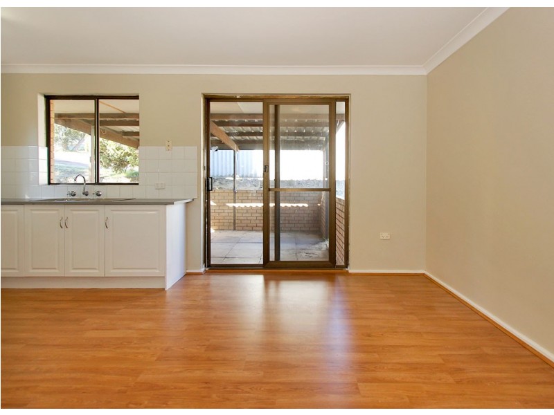 16 Roxwell Way, Girrawheen WA 6064