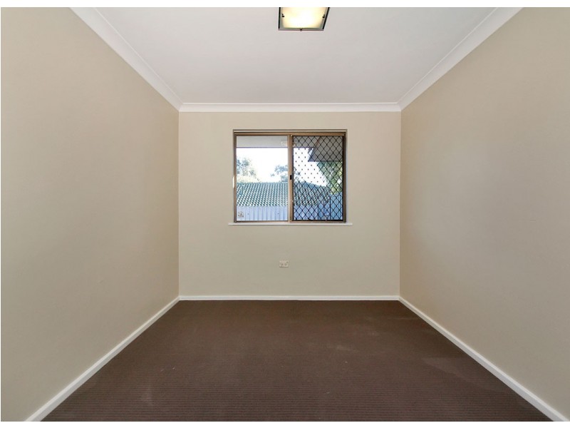 16 Roxwell Way, Girrawheen WA 6064