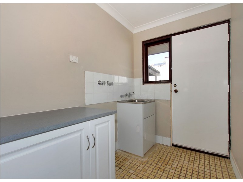 16 Roxwell Way, Girrawheen WA 6064