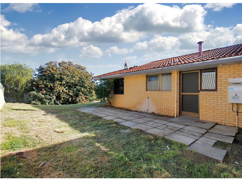 16 Roxwell Way, Girrawheen WA 6064