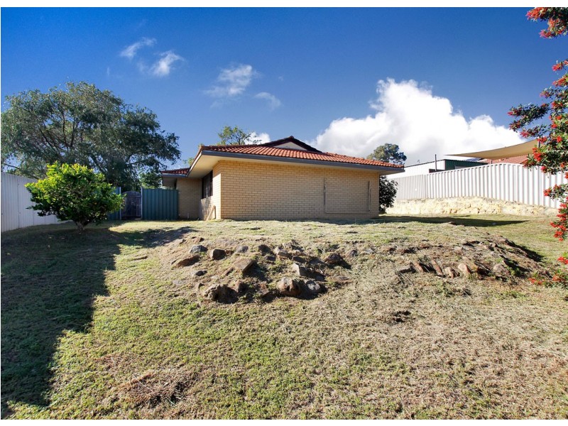 16 Roxwell Way, Girrawheen WA 6064