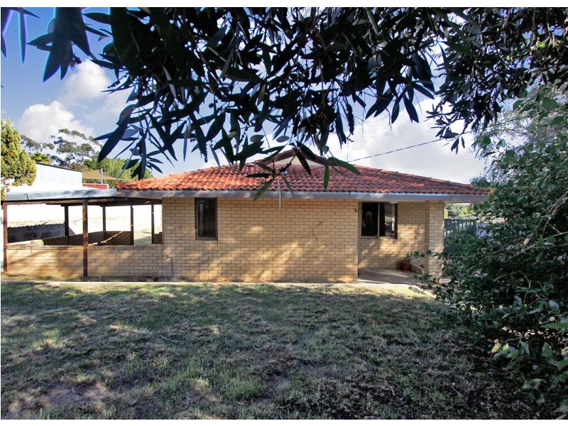 16 Roxwell Way, Girrawheen WA 6064