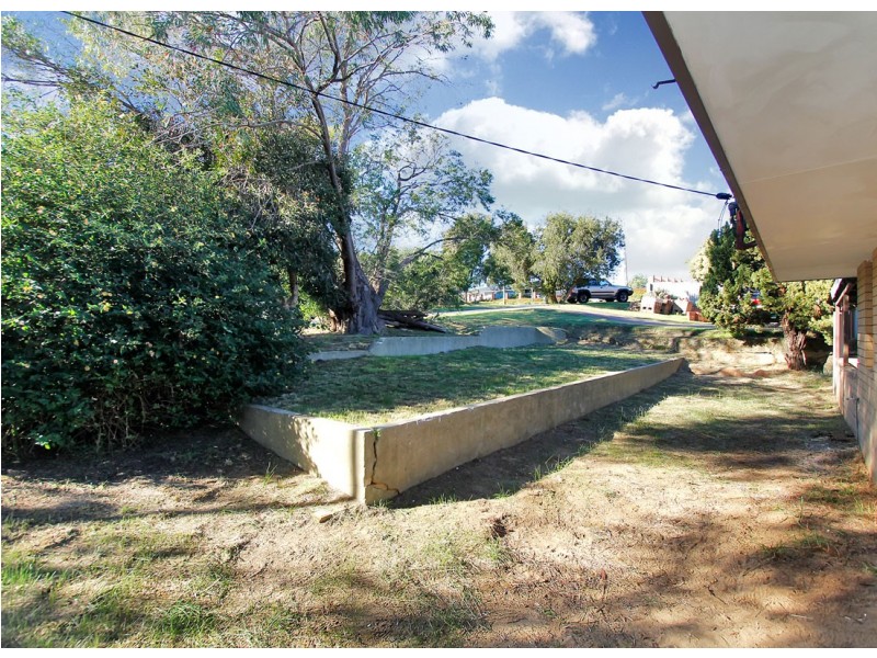 16 Roxwell Way, Girrawheen WA 6064