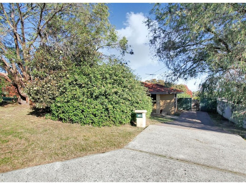 16 Roxwell Way, Girrawheen WA 6064