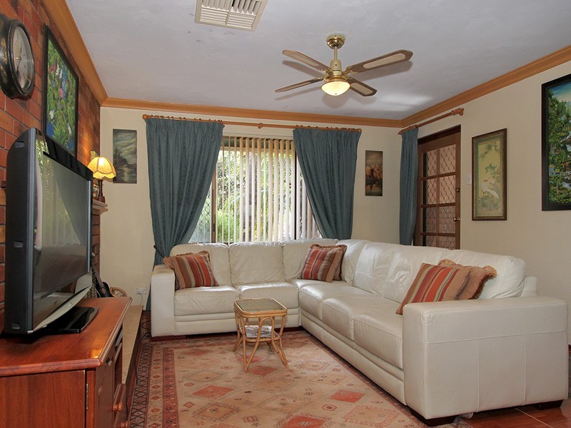 2/3 Padbury Court, Eden Hill WA 6054