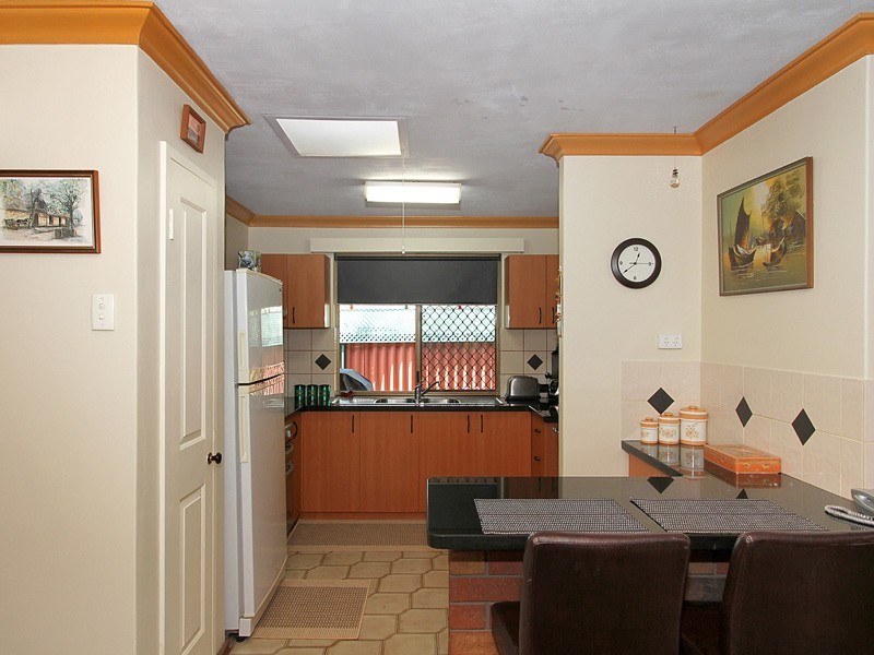 2/3 Padbury Court, Eden Hill WA 6054