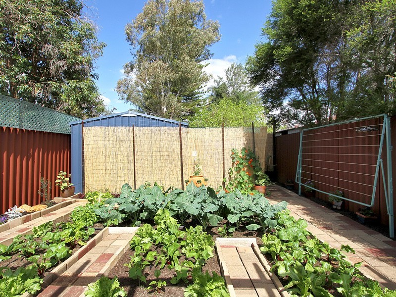 2/3 Padbury Court, Eden Hill WA 6054