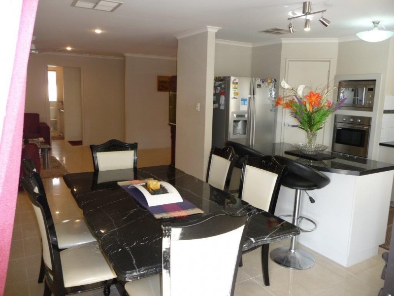 21 Balikpapan Avenue, Dianella WA 6059