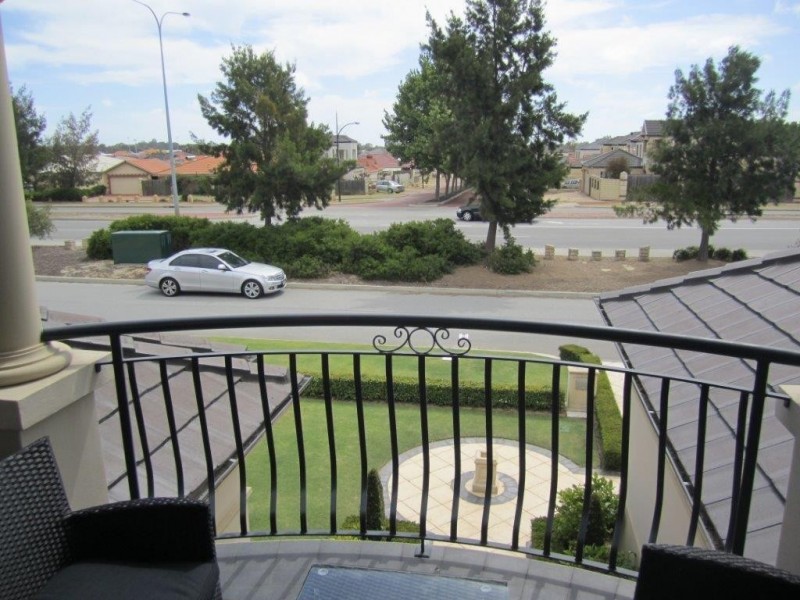 18 Balikpapan Avenue, Dianella WA 6059