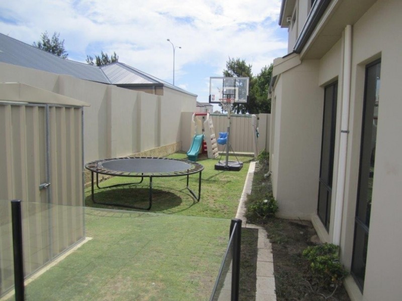 18 Balikpapan Avenue, Dianella WA 6059