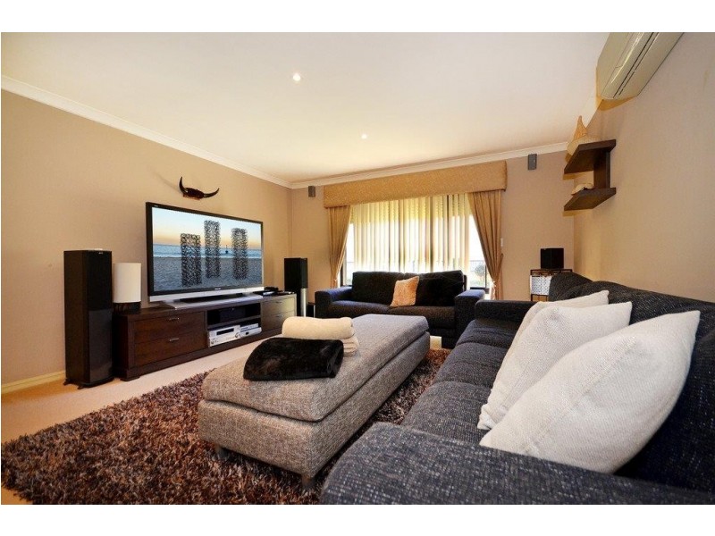 12 Banksaddle Place, Dianella WA 6059