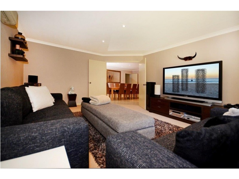 12 Banksaddle Place, Dianella WA 6059