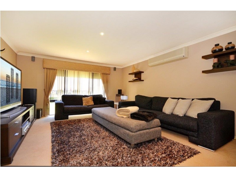 12 Banksaddle Place, Dianella WA 6059