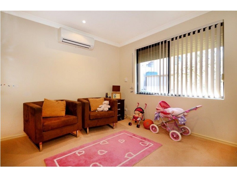 12 Banksaddle Place, Dianella WA 6059