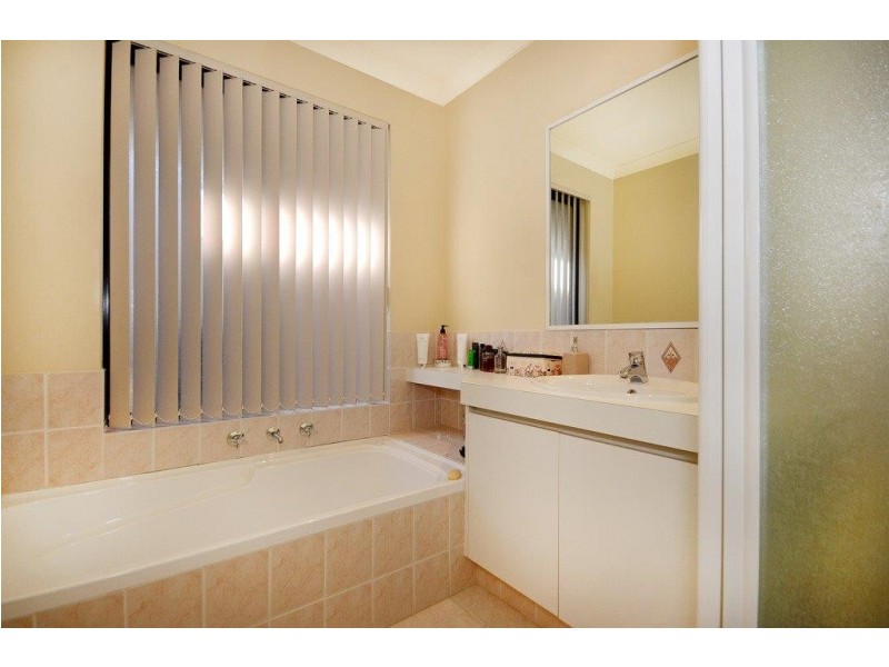 12 Banksaddle Place, Dianella WA 6059