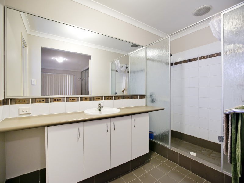 24 Hatfield Road, Ellenbrook WA 6069