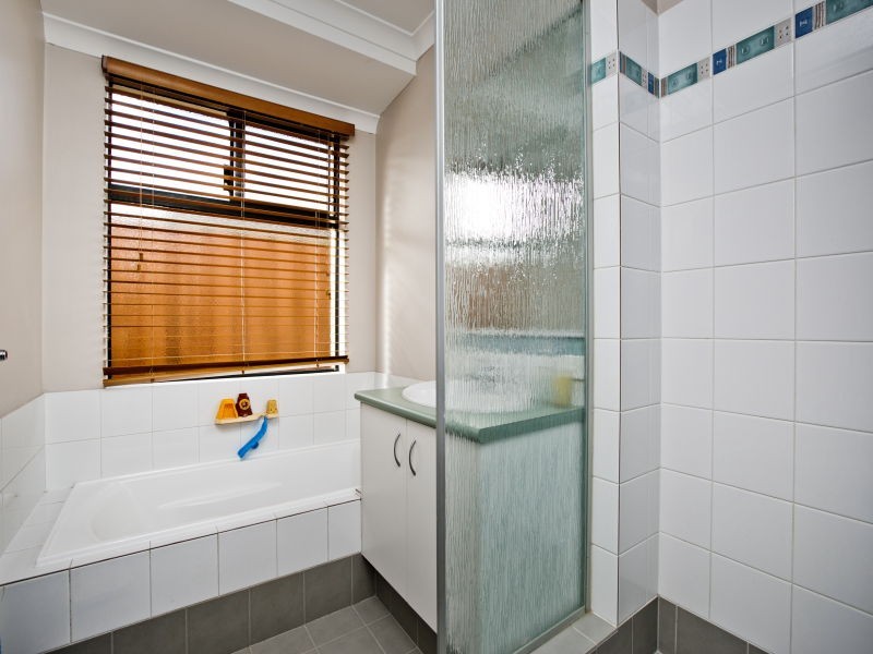 24 Hatfield Road, Ellenbrook WA 6069