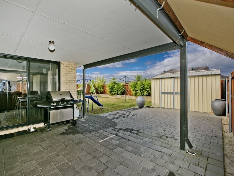 24 Hatfield Road, Ellenbrook WA 6069