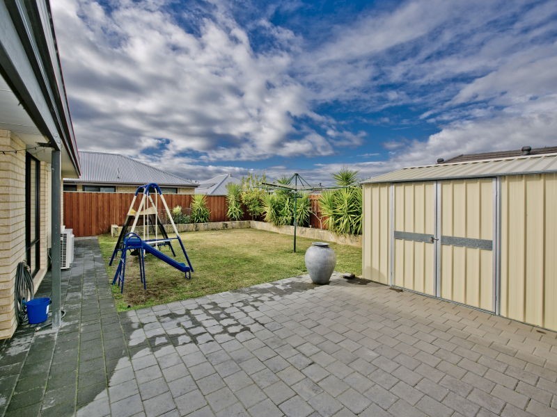 24 Hatfield Road, Ellenbrook WA 6069