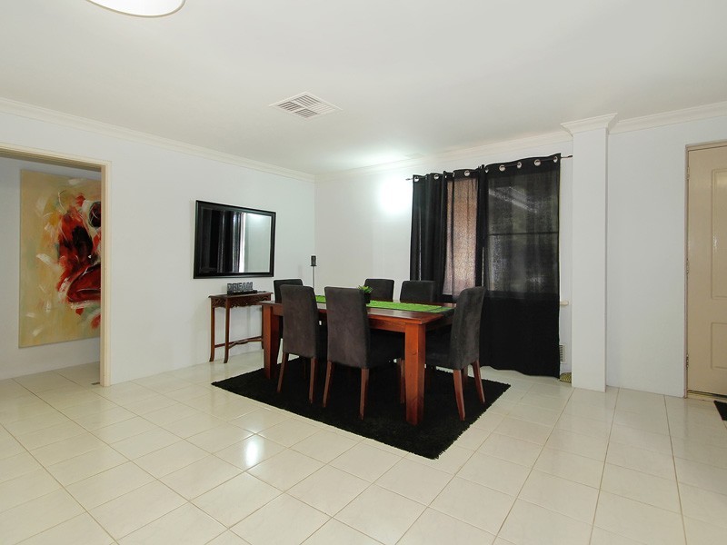 27 McCrae Pass, Canning Vale WA 6155