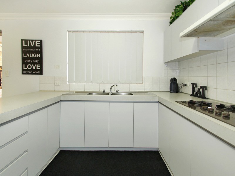 27 McCrae Pass, Canning Vale WA 6155
