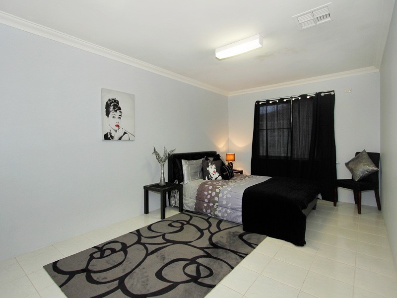 27 McCrae Pass, Canning Vale WA 6155
