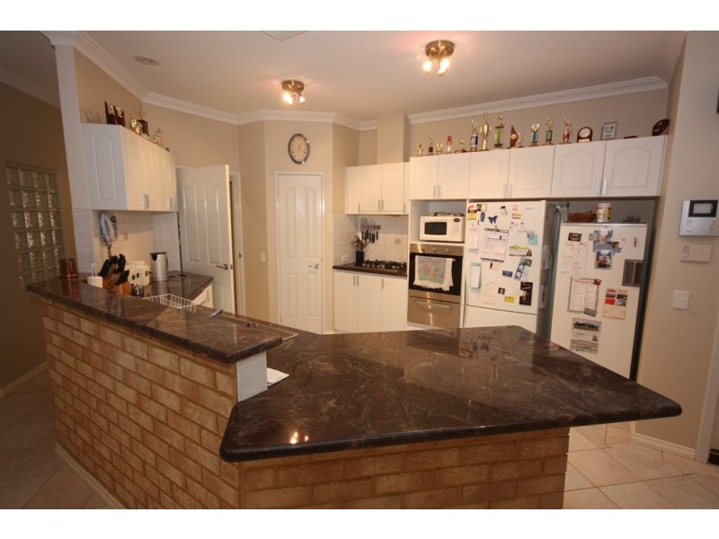 14 Connaught Gardens, Canning Vale WA 6155