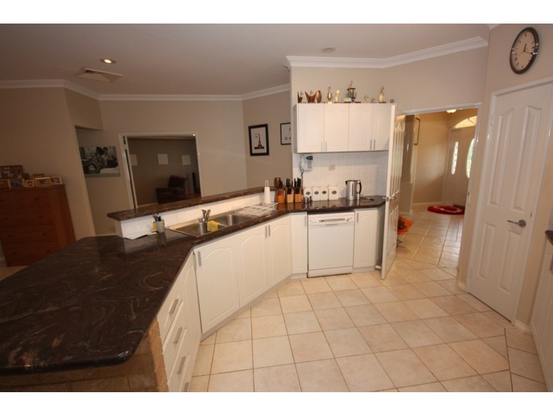 14 Connaught Gardens, Canning Vale WA 6155