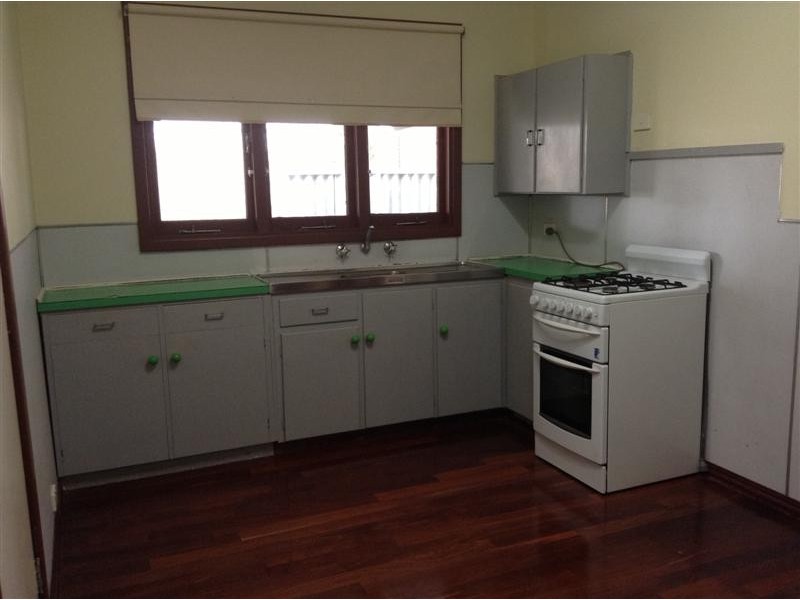 33 Bradley Way, Lockridge WA 6054