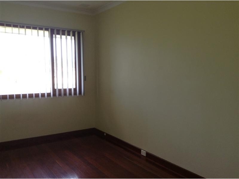 33 Bradley Way, Lockridge WA 6054