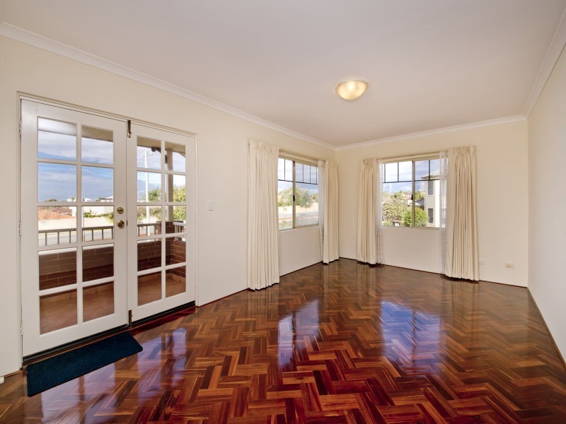 1 Redgate Lane, Dianella WA 6059