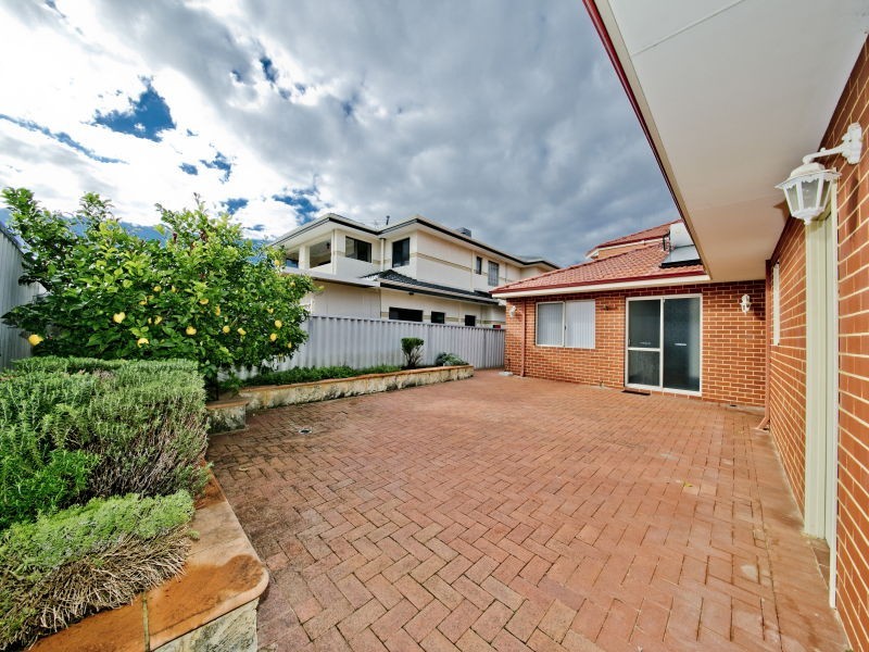 1 Redgate Lane, Dianella WA 6059