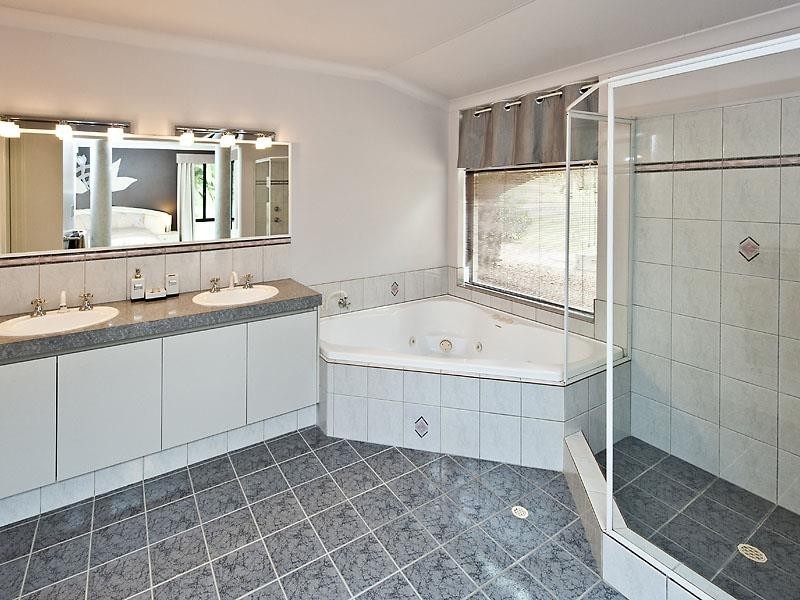 66 Racy Prince Court, Byford WA 6122