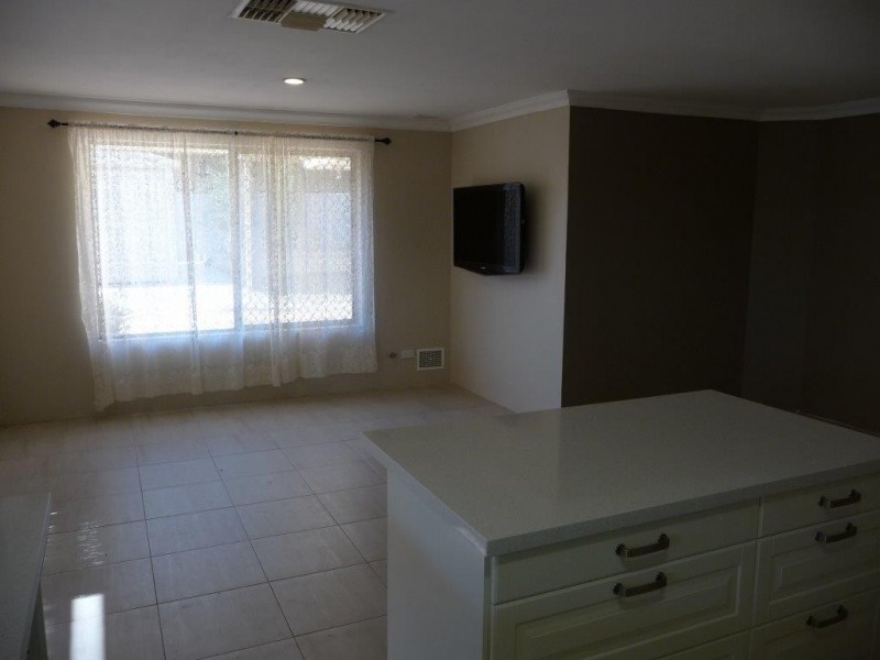 27 Teneriffe Place, Mirrabooka WA 6061