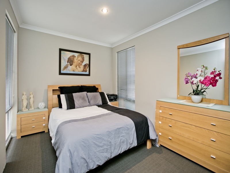 14 Evesham Drive, Ellenbrook WA 6069