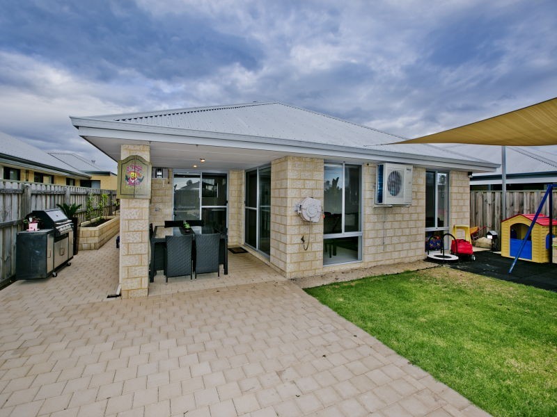 14 Evesham Drive, Ellenbrook WA 6069