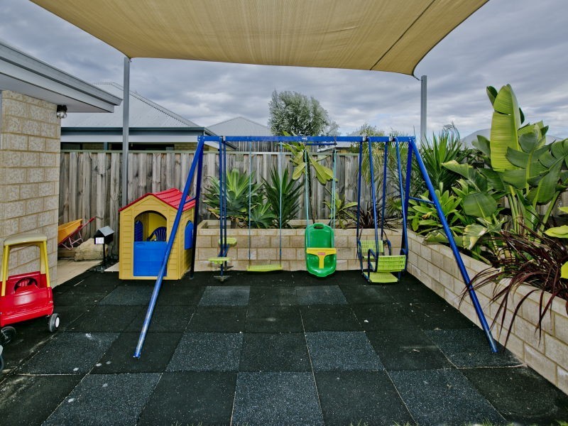 14 Evesham Drive, Ellenbrook WA 6069