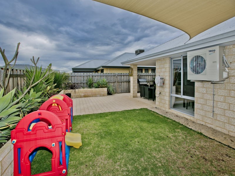 14 Evesham Drive, Ellenbrook WA 6069
